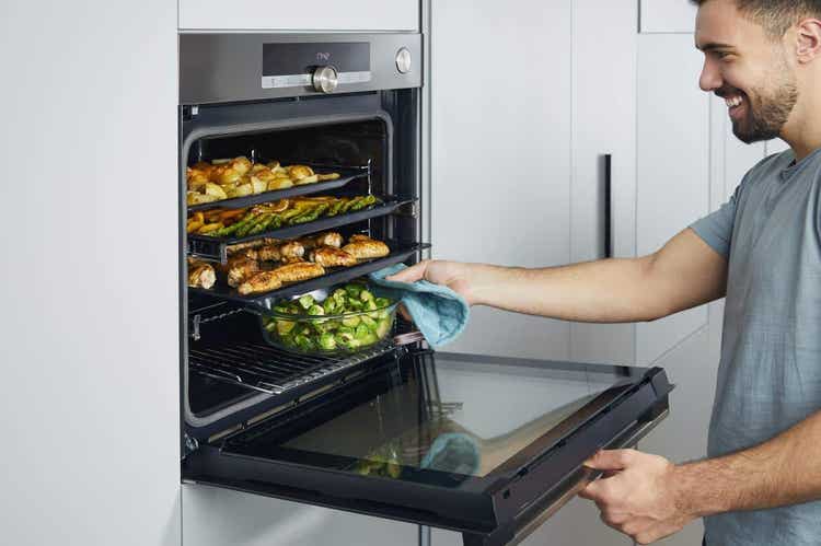 Forno elétrico Hisense BI64221PB