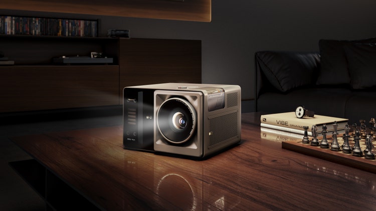 مستوحى من كاميرات هاسيلبلاد (Hasselblad) الكلاسيكية، يبرز تصميمه الريترو براعة الهندسة. وتكشف النوافذ الشفافة عن دقة الص